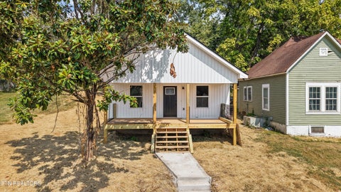 Photo of 1505 Beaumont Ave, Knoxville, TN 37921 (MLS # 1356096)