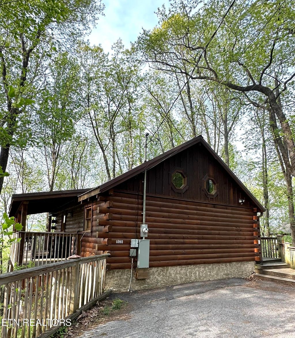 Photo of 4080 Ole Smoky Way, Sevierville, TN 37862 (MLS # 1344073)