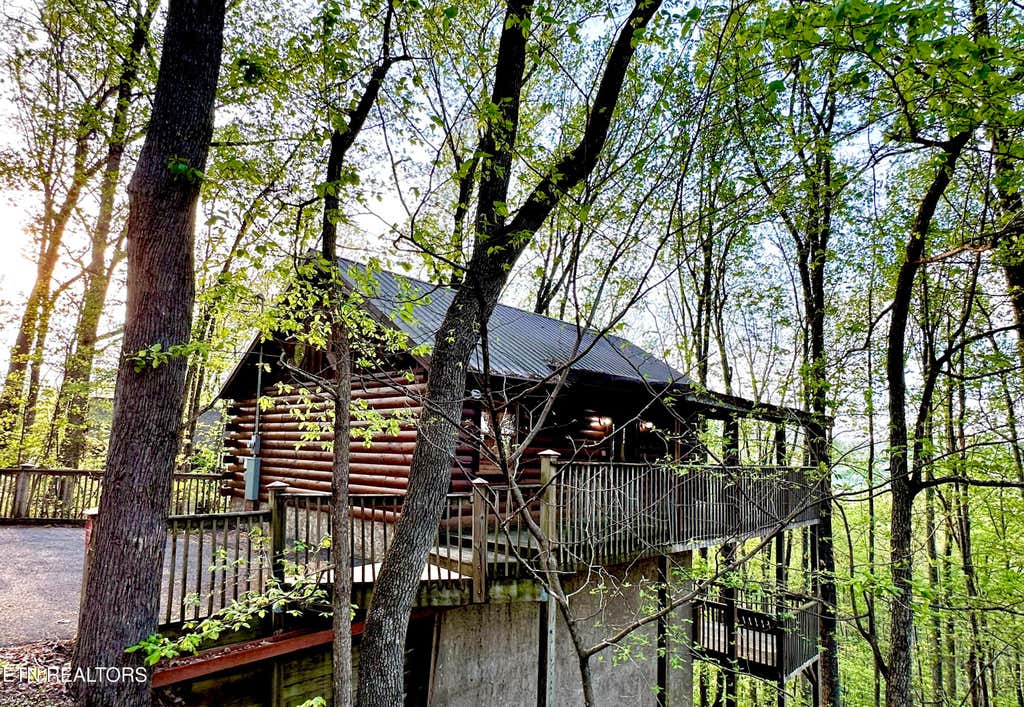 Photo of 4080 Ole Smoky Way, Sevierville, TN 37862 (MLS # 1344073)
