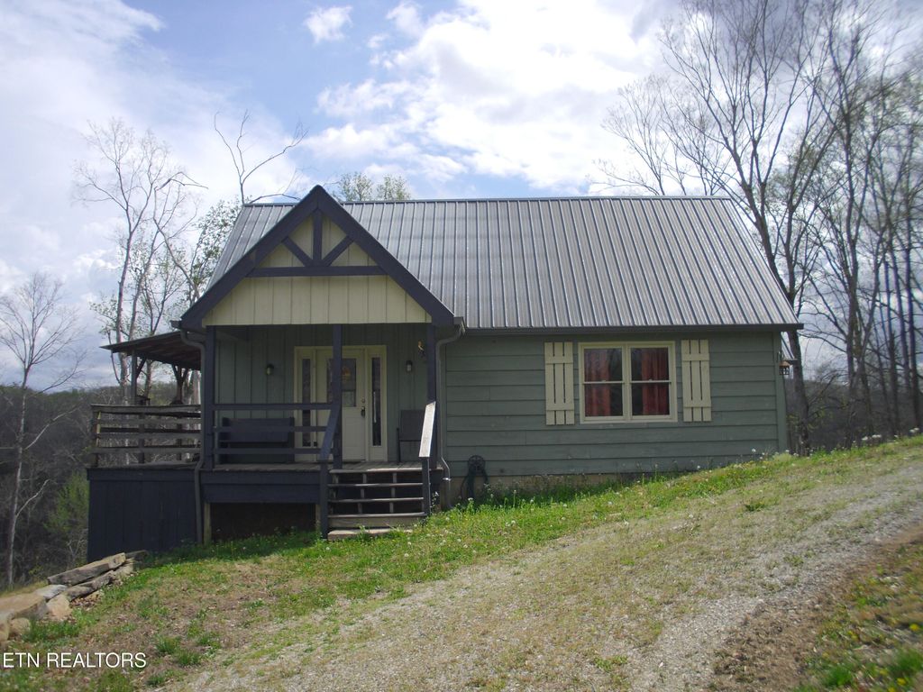 Photo of 2520 Riverton Rd, Jamestown, TN 38556 (MLS # 1334976)