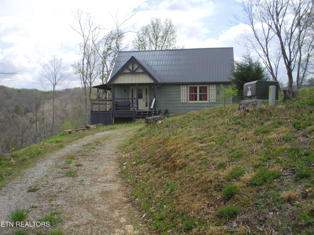 Photo of 2520 Riverton Rd, Jamestown, TN 38556 (MLS # 1334976)
