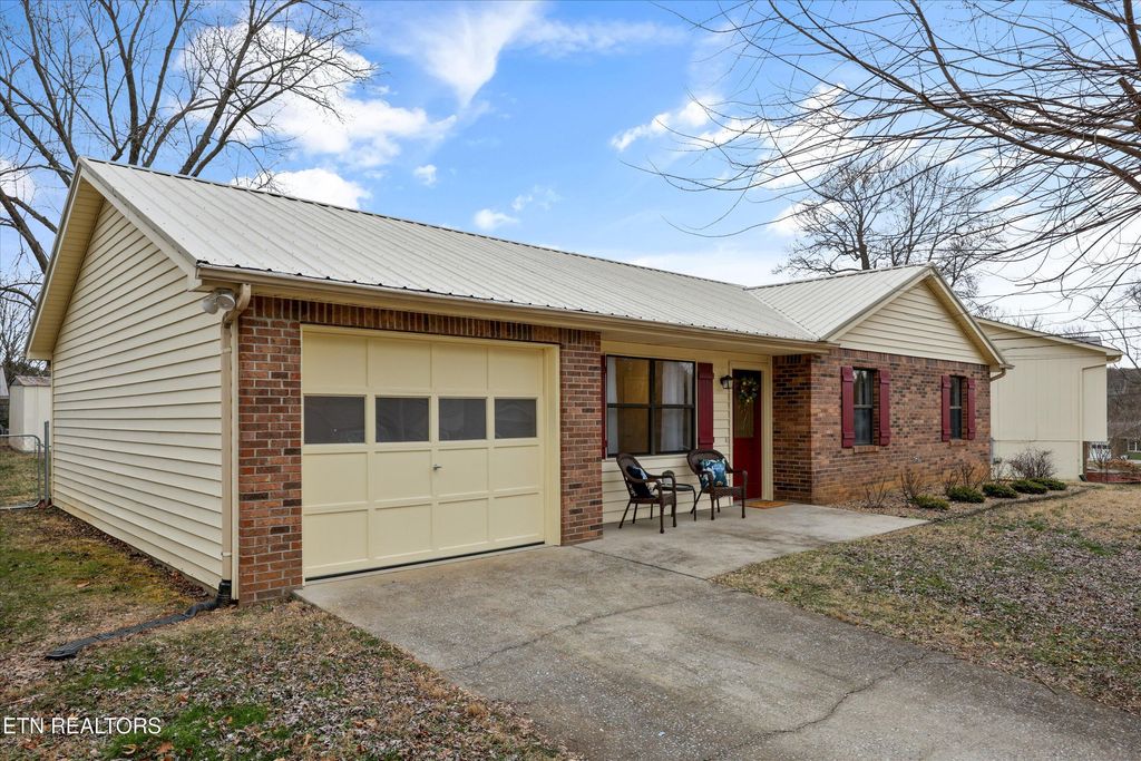 Photo of 1709 Sundrop Drive, Knoxville, TN 37921 (MLS # 1326844)