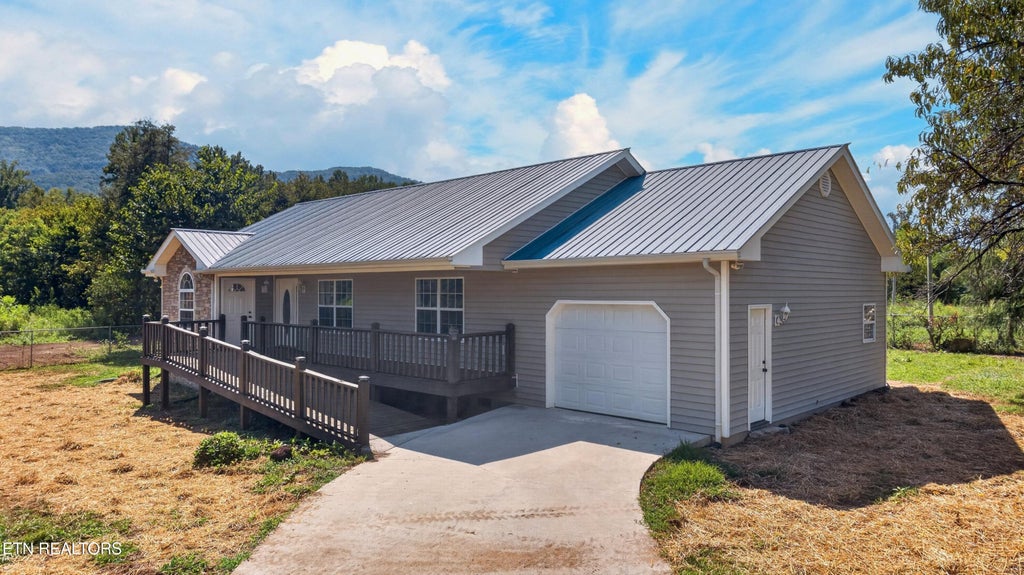 Photo of 3806 Holders Grove Rd, Cosby, TN 37722 (MLS # 1354618)