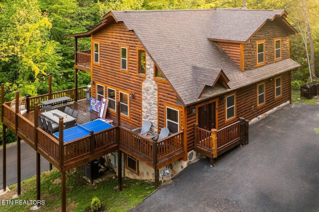 Photo of 2359 Alpine Village Way, Pigeon Forge, TN 37863 (MLS # 1344949)