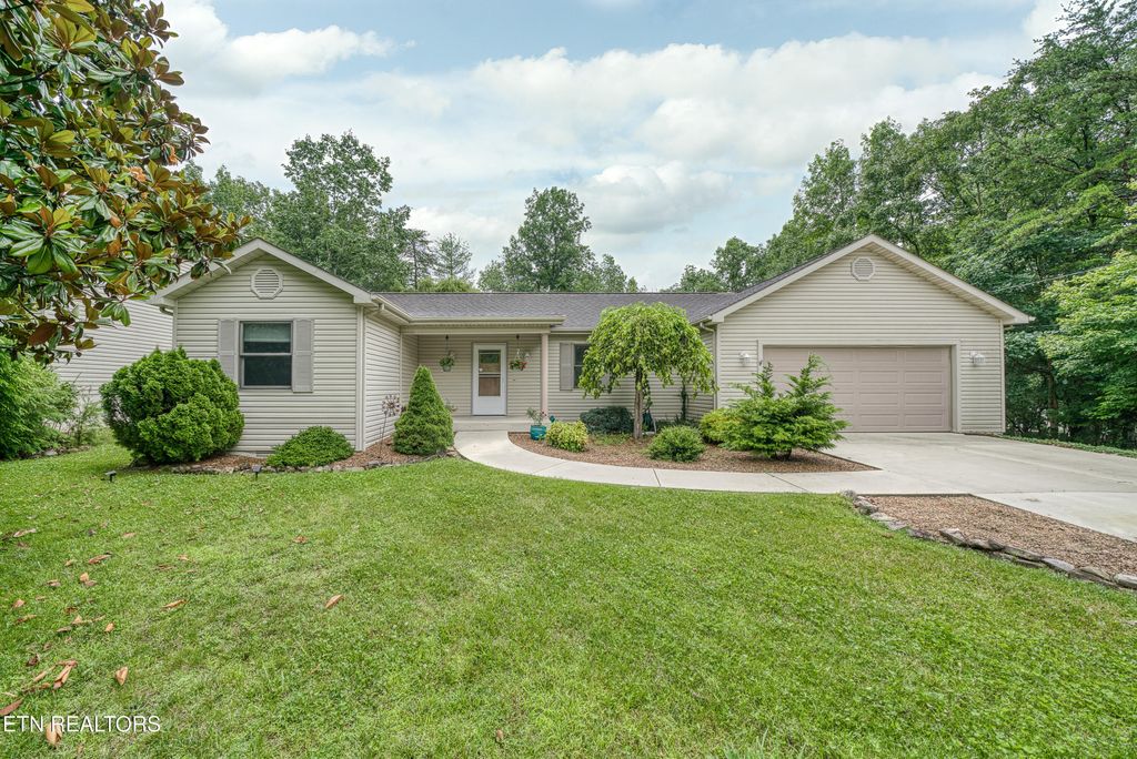 Photo of 125 Fairhaven Drive, Crossville, TN 38558 (MLS # 1305036)