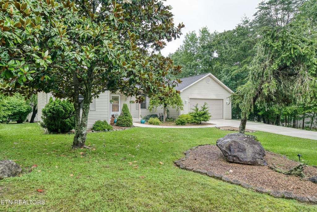 Photo of 125 Fairhaven Drive, Crossville, TN 38558 (MLS # 1305036)