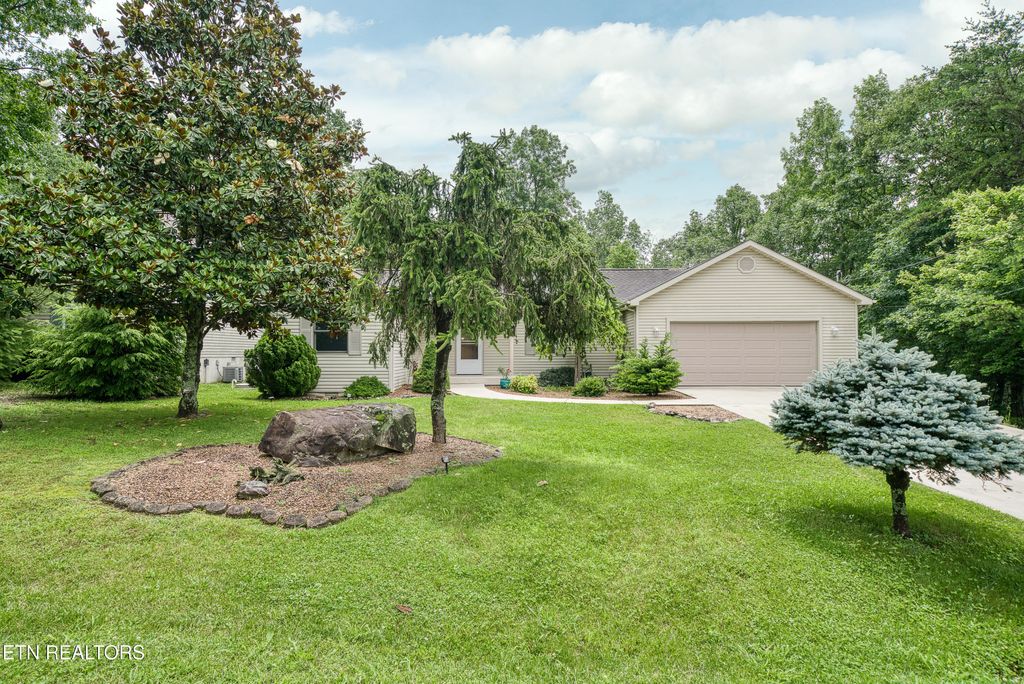 Photo of 125 Fairhaven Drive, Crossville, TN 38558 (MLS # 1305036)