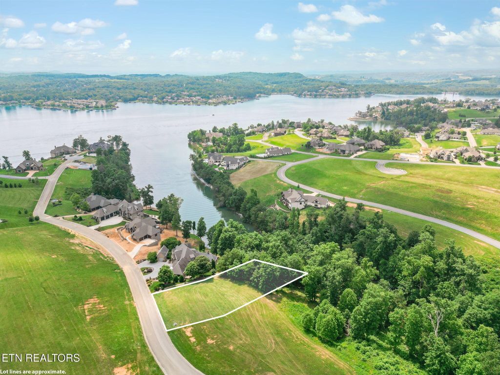 Photo of 846 Taffrail Drive, Lenoir City, TN 37772 (MLS # 1174176)