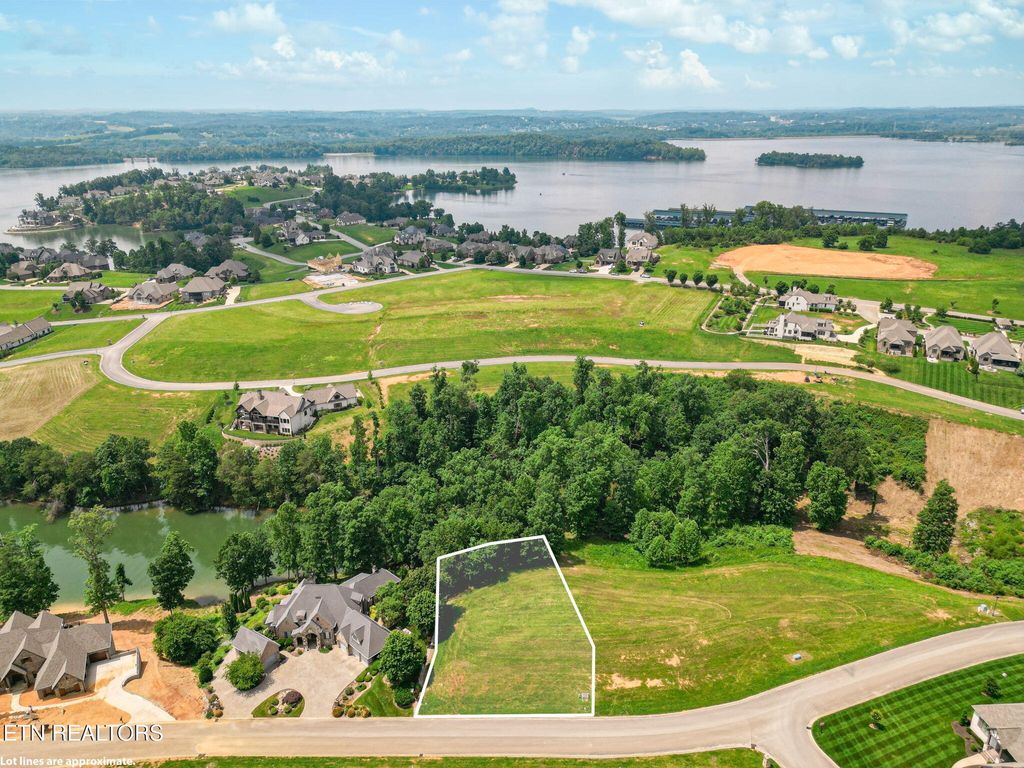 Photo of 846 Taffrail Drive, Lenoir City, TN 37772 (MLS # 1174176)