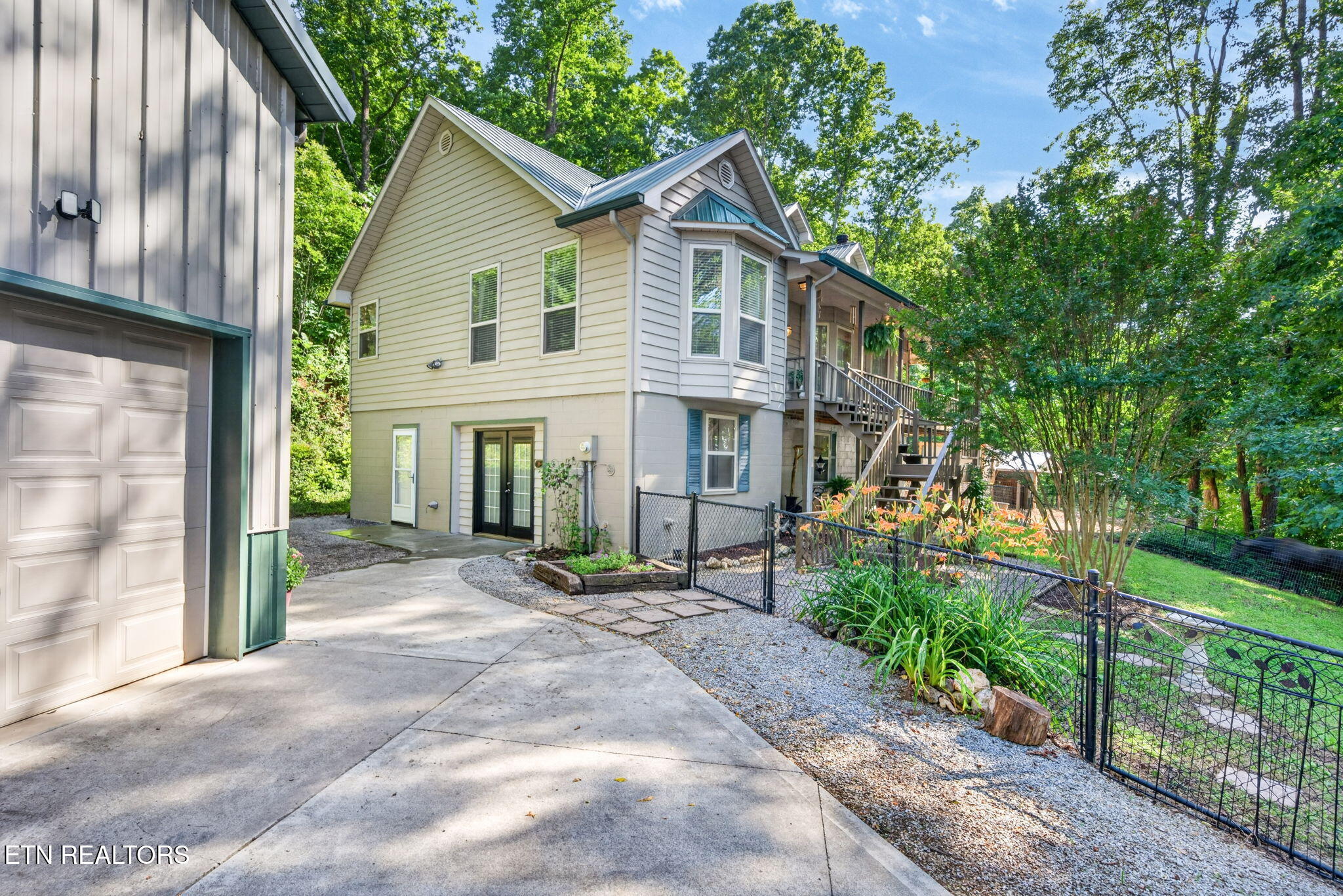 511 Lower River Rd