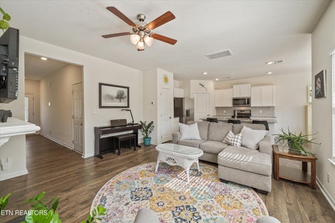 Tiny photo for 130 Harbour Pointe Lane, Oak Ridge, TN 37830 (MLS # 1355638)