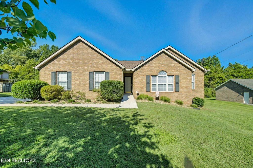 Photo of 8416 Graceland Rd, Corryton, TN 37721 (MLS # 1329882)