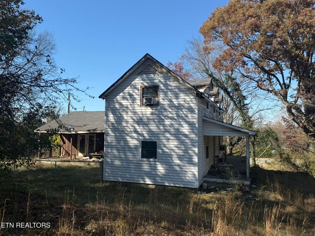 Photo of 301 Depot St, Vonore, TN 37885 (MLS # 1321837)