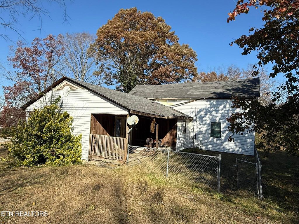 Photo of 301 Depot St, Vonore, TN 37885 (MLS # 1321837)