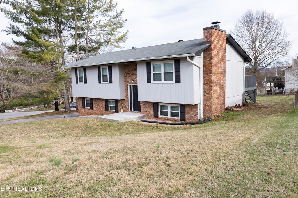 Photo of 716 N Whispering Oak Circle, Powell, TN 37849 (MLS # 1326630)