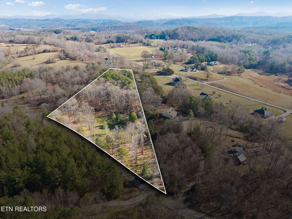 Photo of 1033 Gamble Gap Rd, Tellico Plains, TN 37385 (MLS # 1323992)