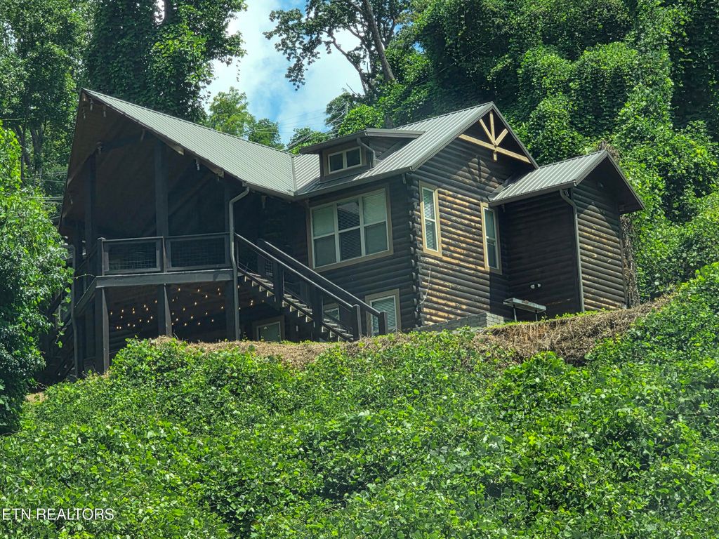 Photo of 716 Kelly St, Gatlinburg, TN 37738 (MLS # 1313227)