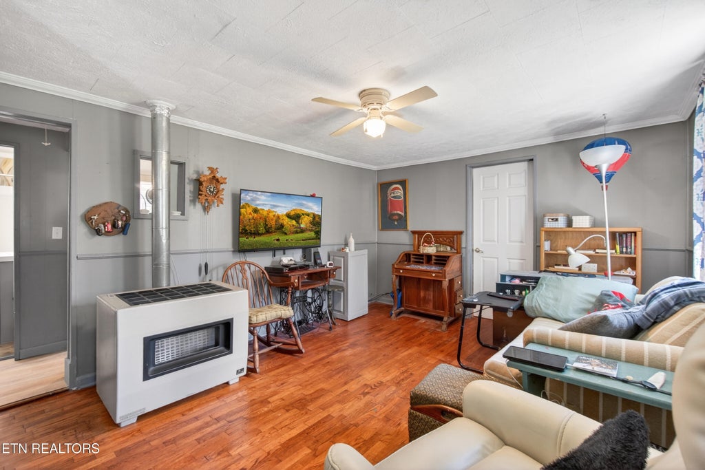 Photo of 986 Sparta Hwy, Crossville, TN 38572 (MLS # 1344450)