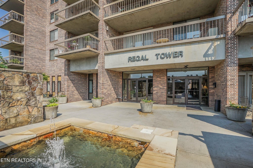 Photo of 611 Regal Tower, Maryville, TN 37804 (MLS # 1350246)