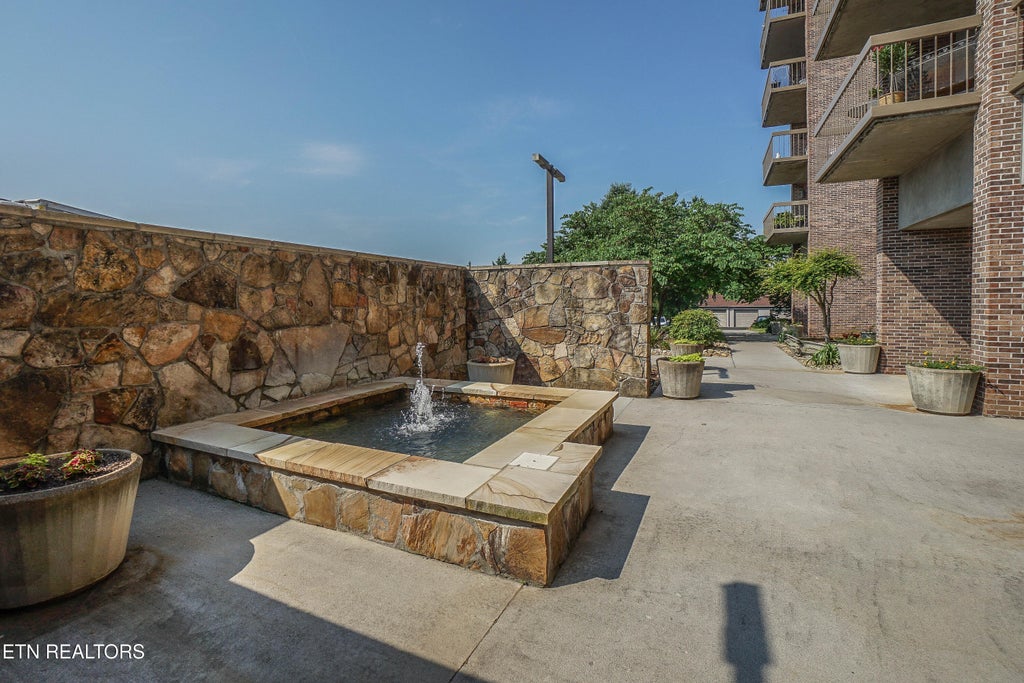 Photo of 611 Regal Tower, Maryville, TN 37804 (MLS # 1350246)