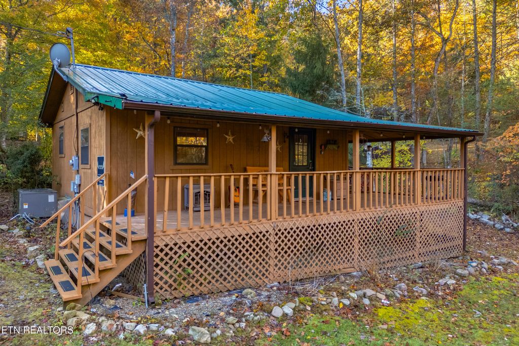 Photo of 3391 Laurelwood Rd, Cosby, TN 37722 (MLS # 1341833)