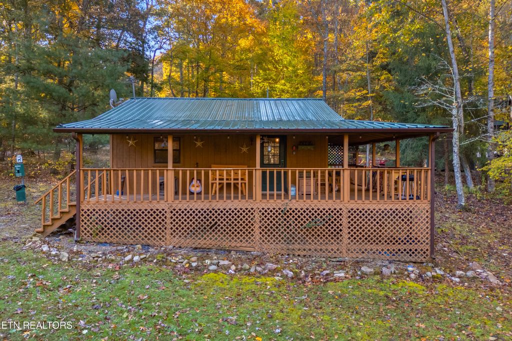 Photo of 3391 Laurelwood Rd, Cosby, TN 37722 (MLS # 1341833)
