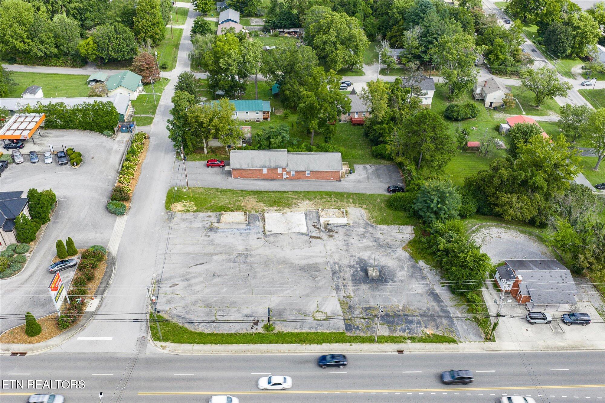 39 W Jackson St