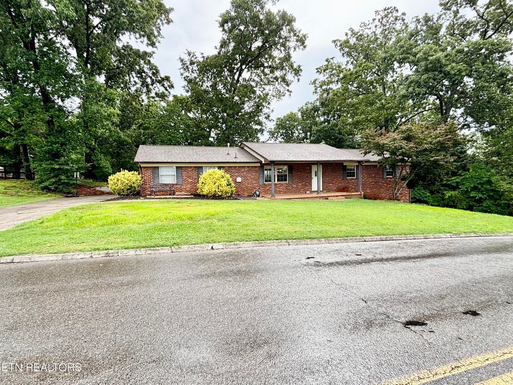 Photo of 7512 Temple Acres Drive, Knoxville, TN 37938 (MLS # 1342832)