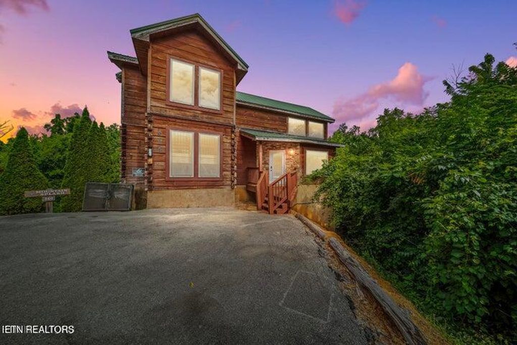 Photo of 460 Alpine Mountain Way, Pigeon Forge, TN 37863 (MLS # 1283962)