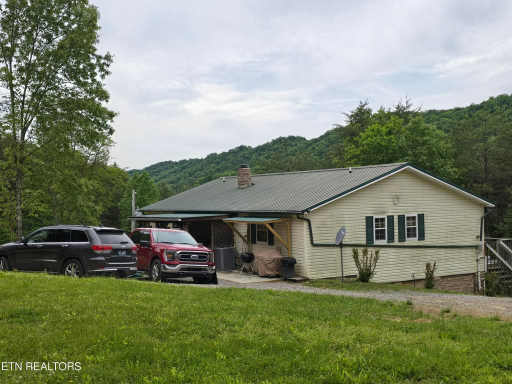 Photo of 1432 Upper Caney Valley Rd, Tazewell, TN 37879 (MLS # 1301041)