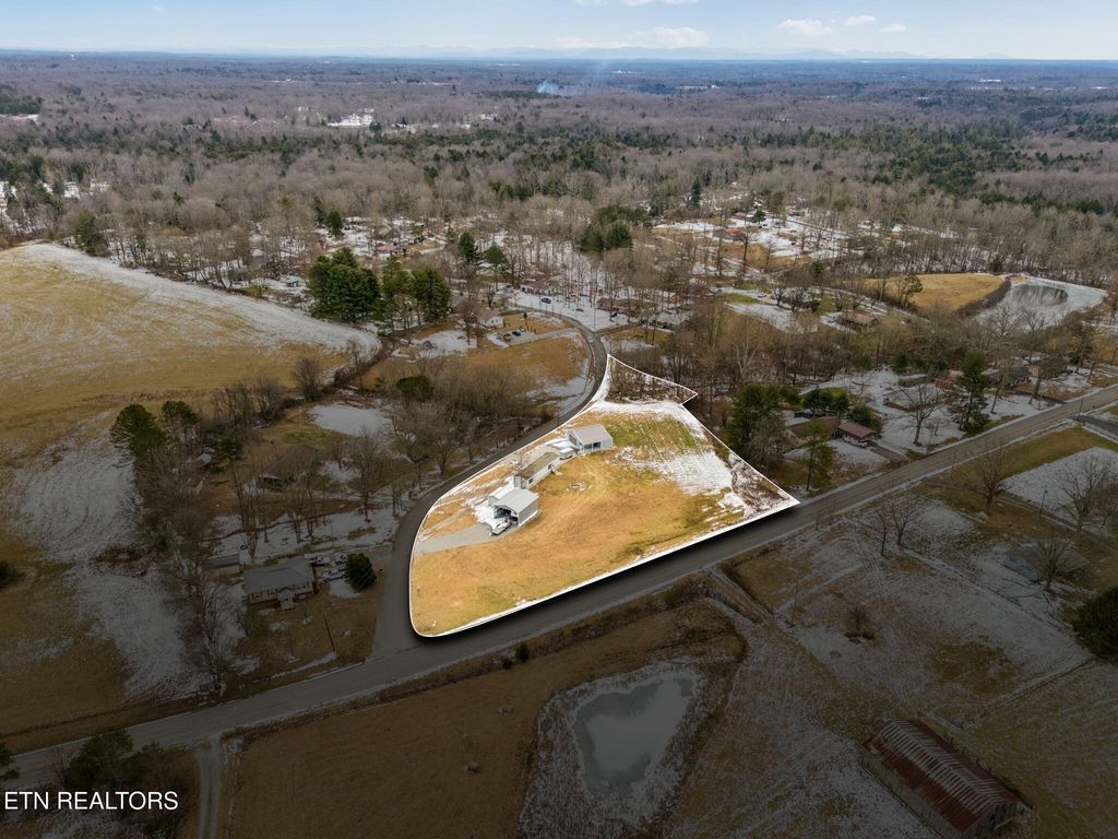 Photo of 106 Oak Hill Drive, Jamestown, TN 38556 (MLS # 1328439)