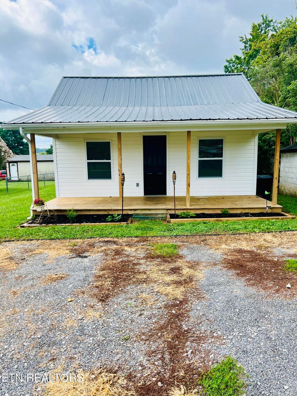 Photo of 161 Eastview Drive, Bean Station, TN 37708 (MLS # 1273591)