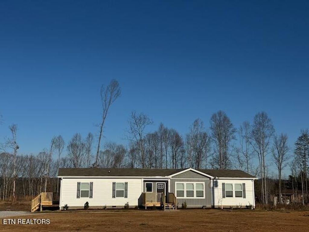 Photo of 212 Community Drive, Madisonville, TN 37354 (MLS # 1286093)