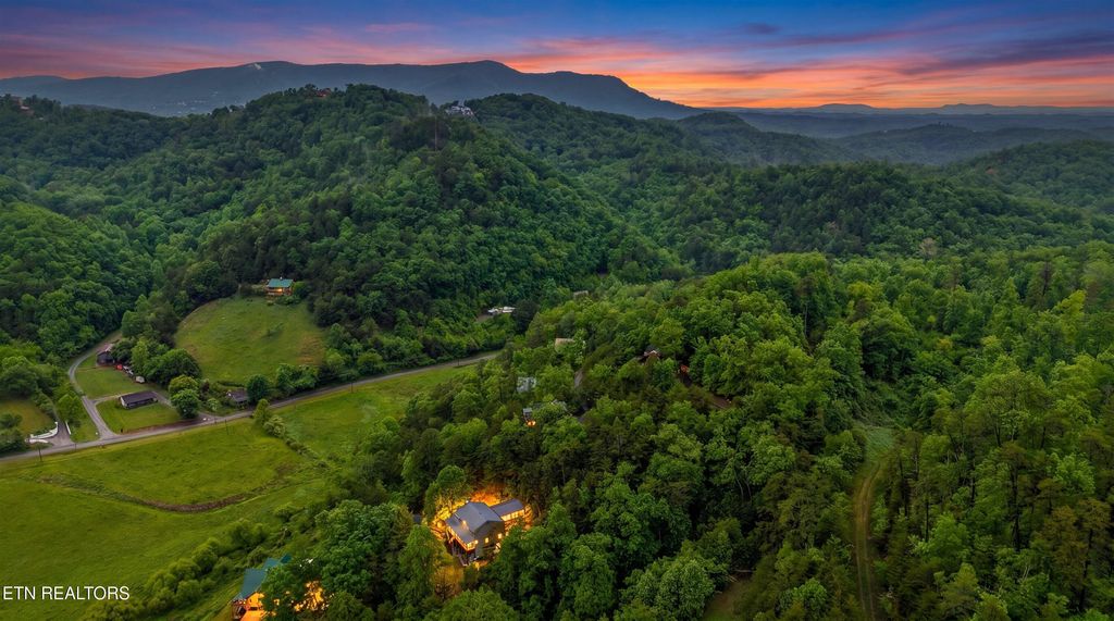 Photo of 1560 Starwood Way, Sevierville, TN 37862 (MLS # 1340379)