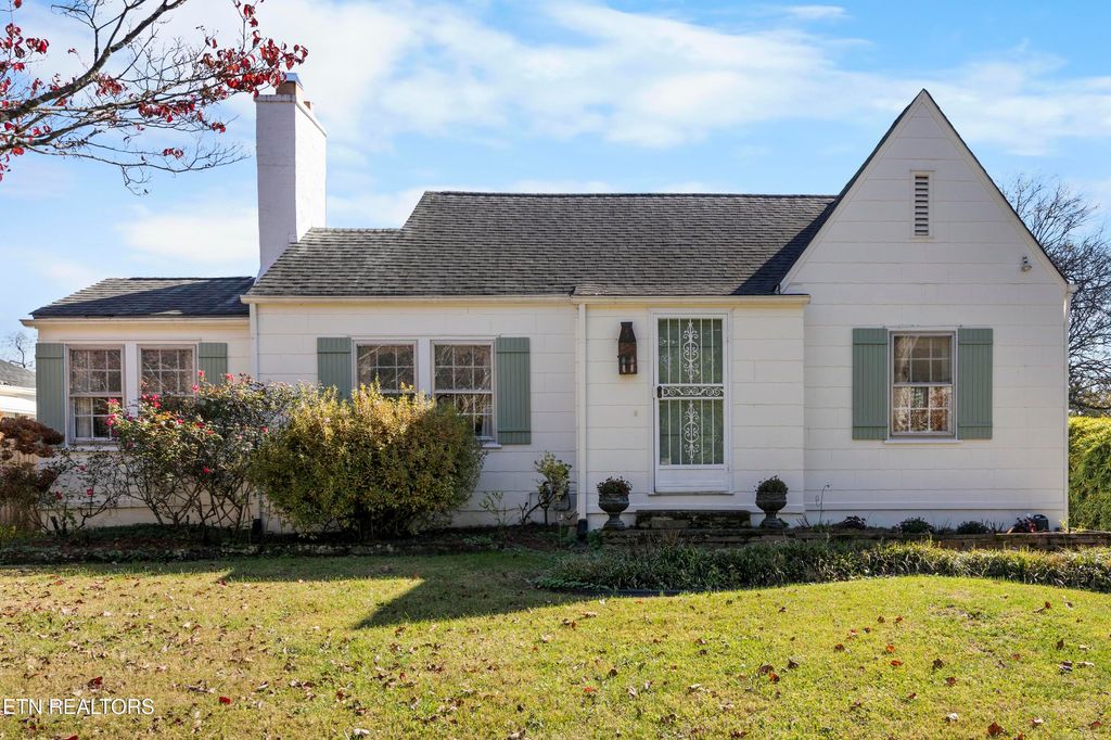 Photo of 3822 Keowee Ave, Knoxville, TN 37919 (MLS # 1325330)