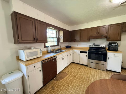 Tiny photo for 163 Sun Lane, LaFollette, TN 37766 (MLS # 1356210)