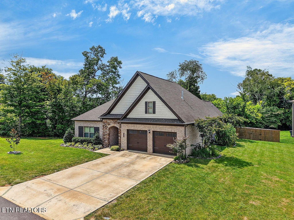 Photo of 110 Aspen Drive, Lenoir City, TN 37771 (MLS # 1350914)