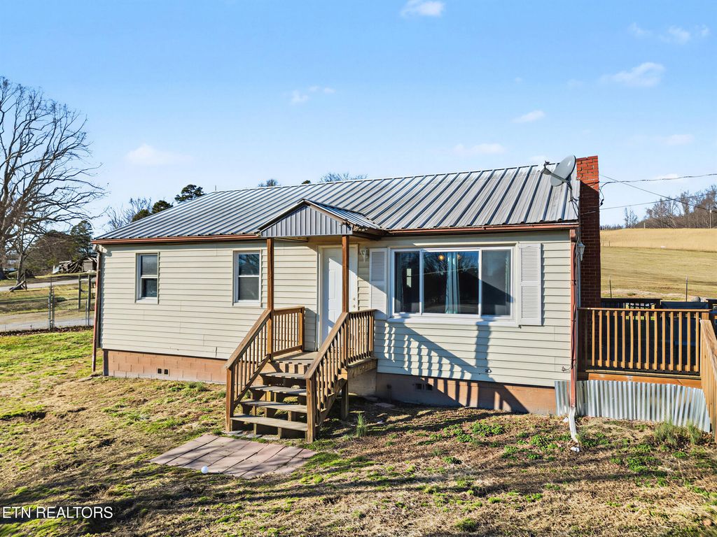 Photo of 251 Oak Grove Rd, Sharps Chapel, TN 37866 (MLS # 1329461)