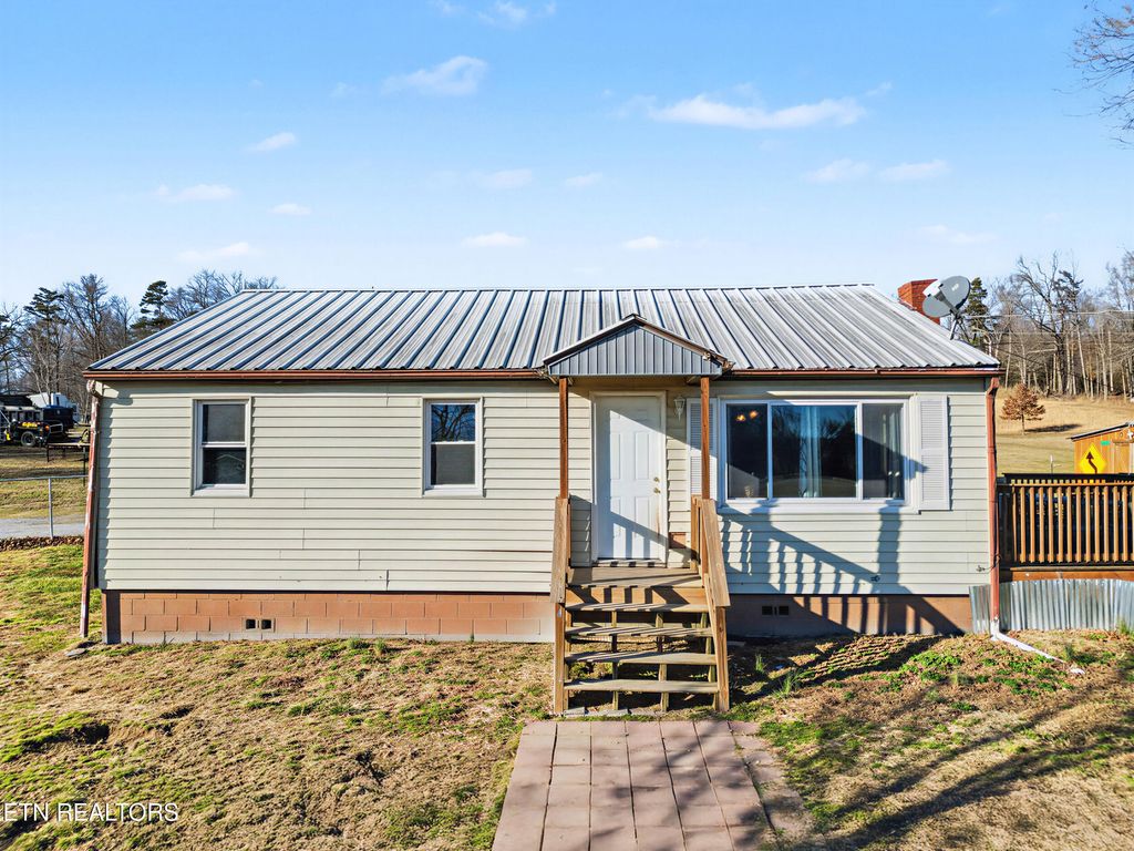 Photo of 251 Oak Grove Rd, Sharps Chapel, TN 37866 (MLS # 1329461)