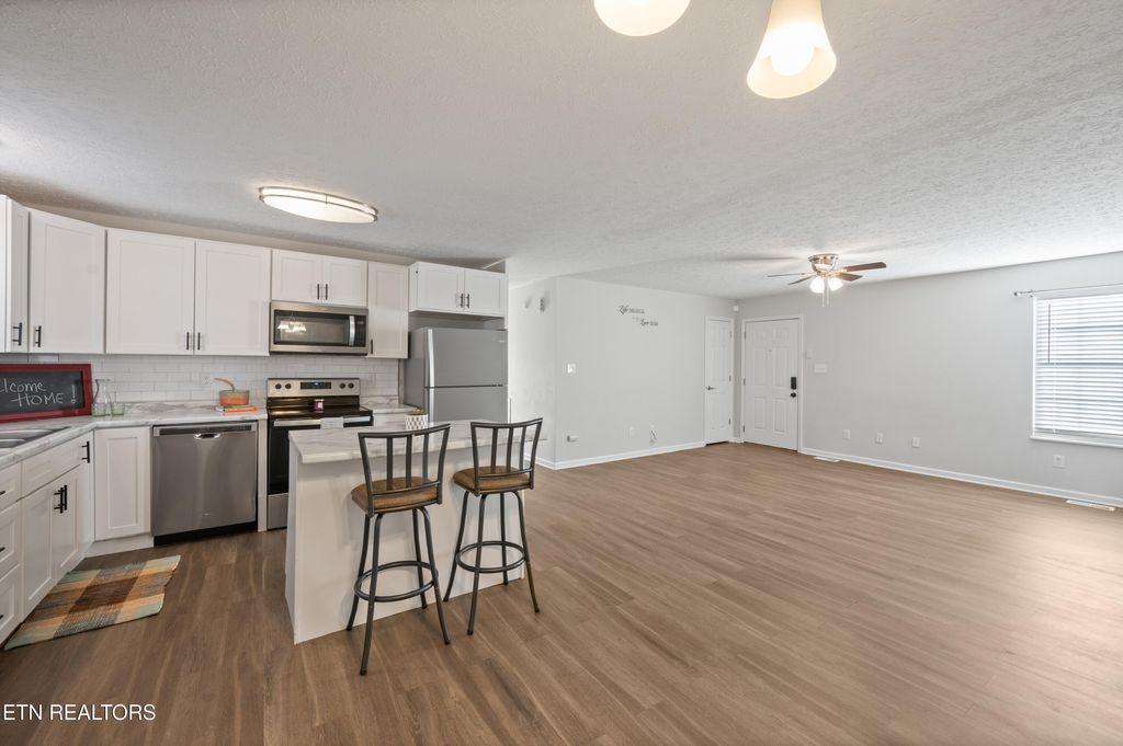 Photo of 902 Medaris St, Clinton, TN 37716 (MLS # 1321404)