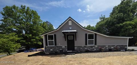 Photo of 215 Longfield rd Rd, Rocky Top, TN 37769 (MLS # 1341664)