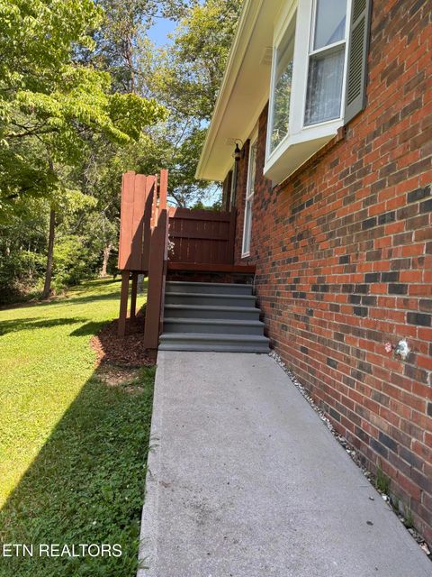 Tiny photo for 105 Nelson St, Harrogate, TN 37752 (MLS # 1347208)