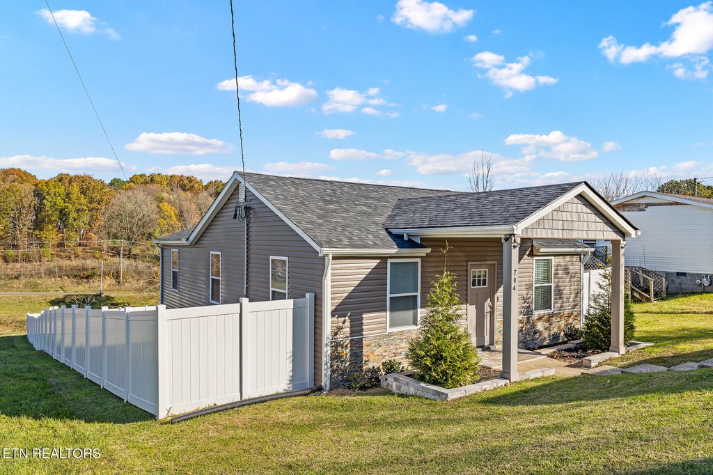 Photo of 704 Childress Ave, Sweetwater, TN 37874 (MLS # 1322056)
