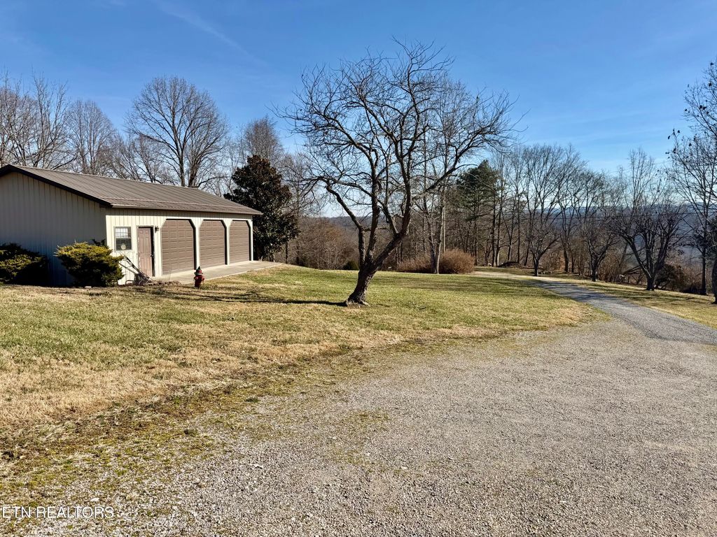 Photo of 123 OWENS Lane, Tazewell, TN 37879 (MLS # 1325507)