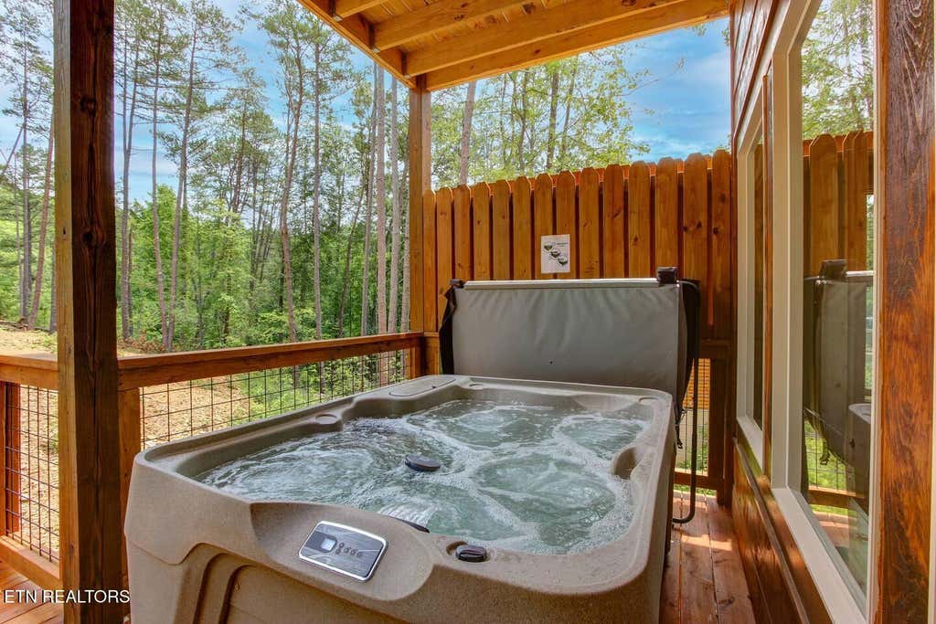 Photo of 2784 Easy St, Sevierville, TN 37862 (MLS # 1350274)