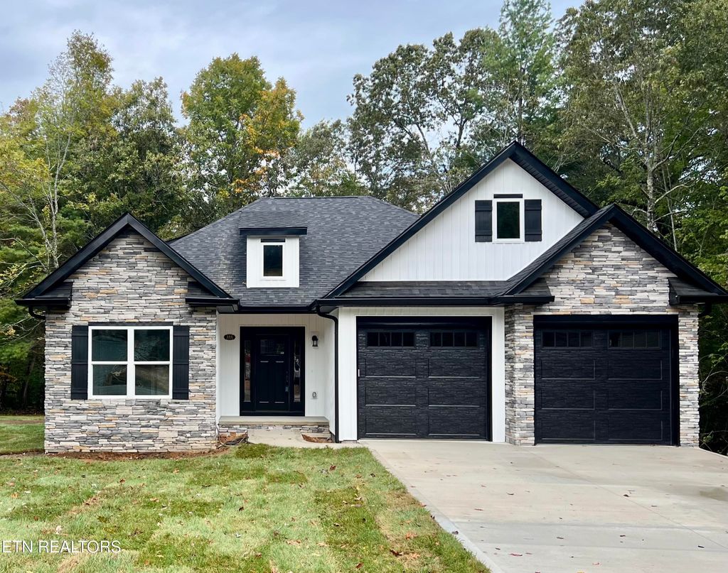 Photo of 141 Windsor Rd, Crossville, TN 38558 (MLS # 1311833)