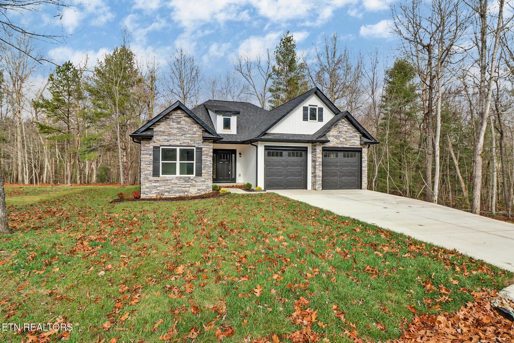 Photo of 141 Windsor Rd, Crossville, TN 38558 (MLS # 1311833)