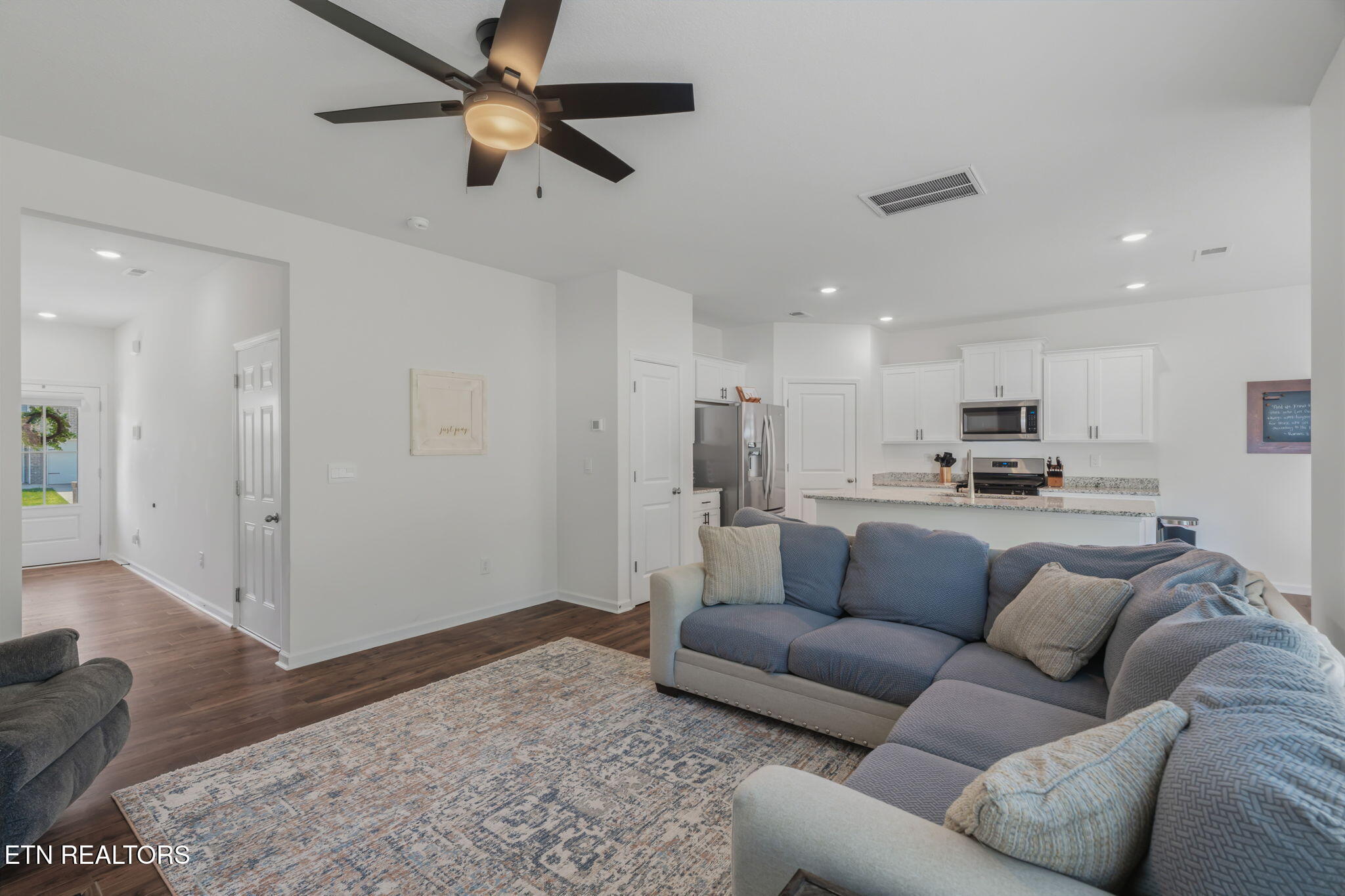 920 Utopia Lane