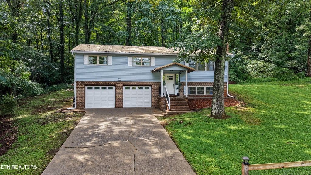 Photo of 710 Greenwood Drive, Maryville, TN 37803 (MLS # 1351848)
