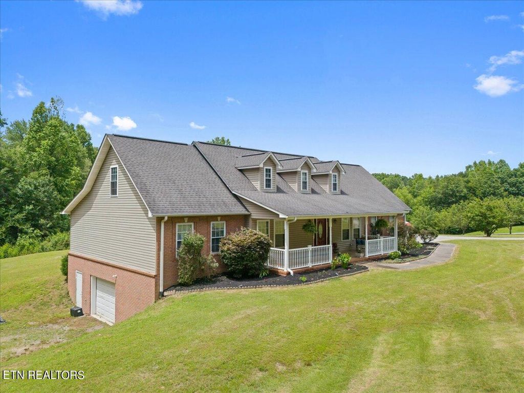 Photo of 129 Hickory Lane, Oliver Springs, TN 37840 (MLS # 1266259)